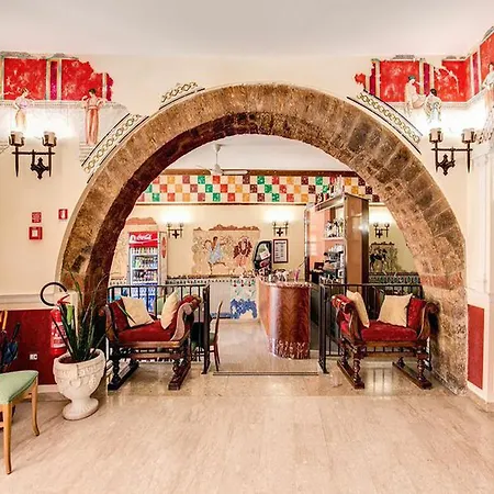 Roma Hotel 3*
